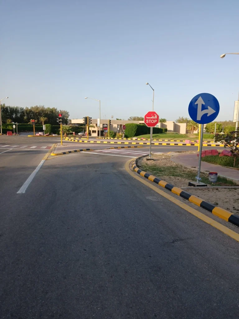 Traffic and Directional Signage Installation in Saudi Arabia - Gallery image 4